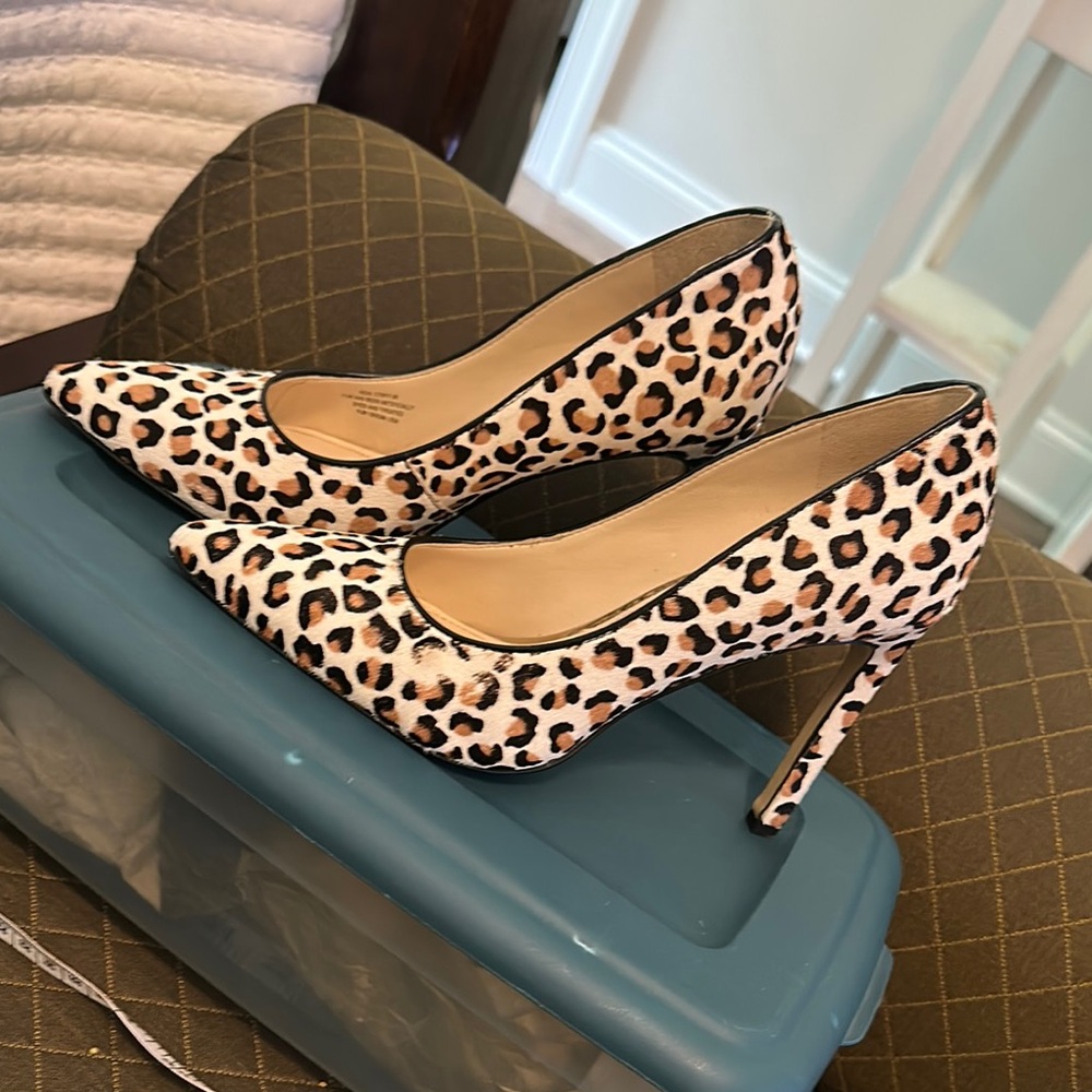 Nine West Leopard Print Women's Heels. Gently used. Size 6.5.